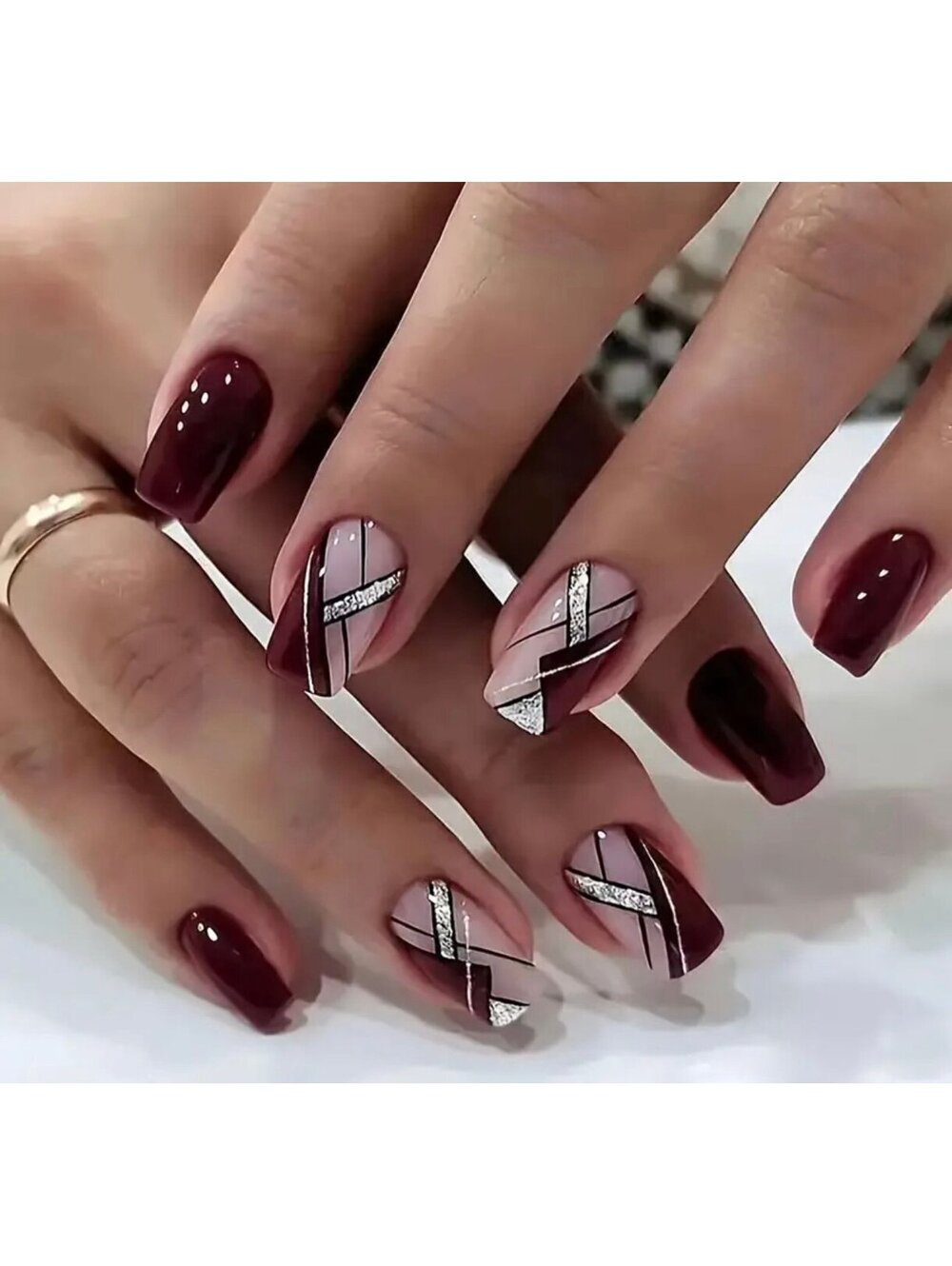 New - 24pcs - Maroon & Glitter Striped Reusable Press-On-Nails